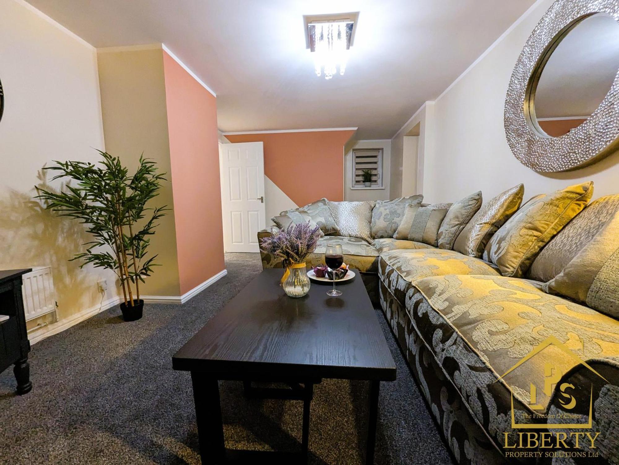 6 Guests * 4 Bedroom * Free Wi-Fi *Гантінгдон Екстер'єр фото