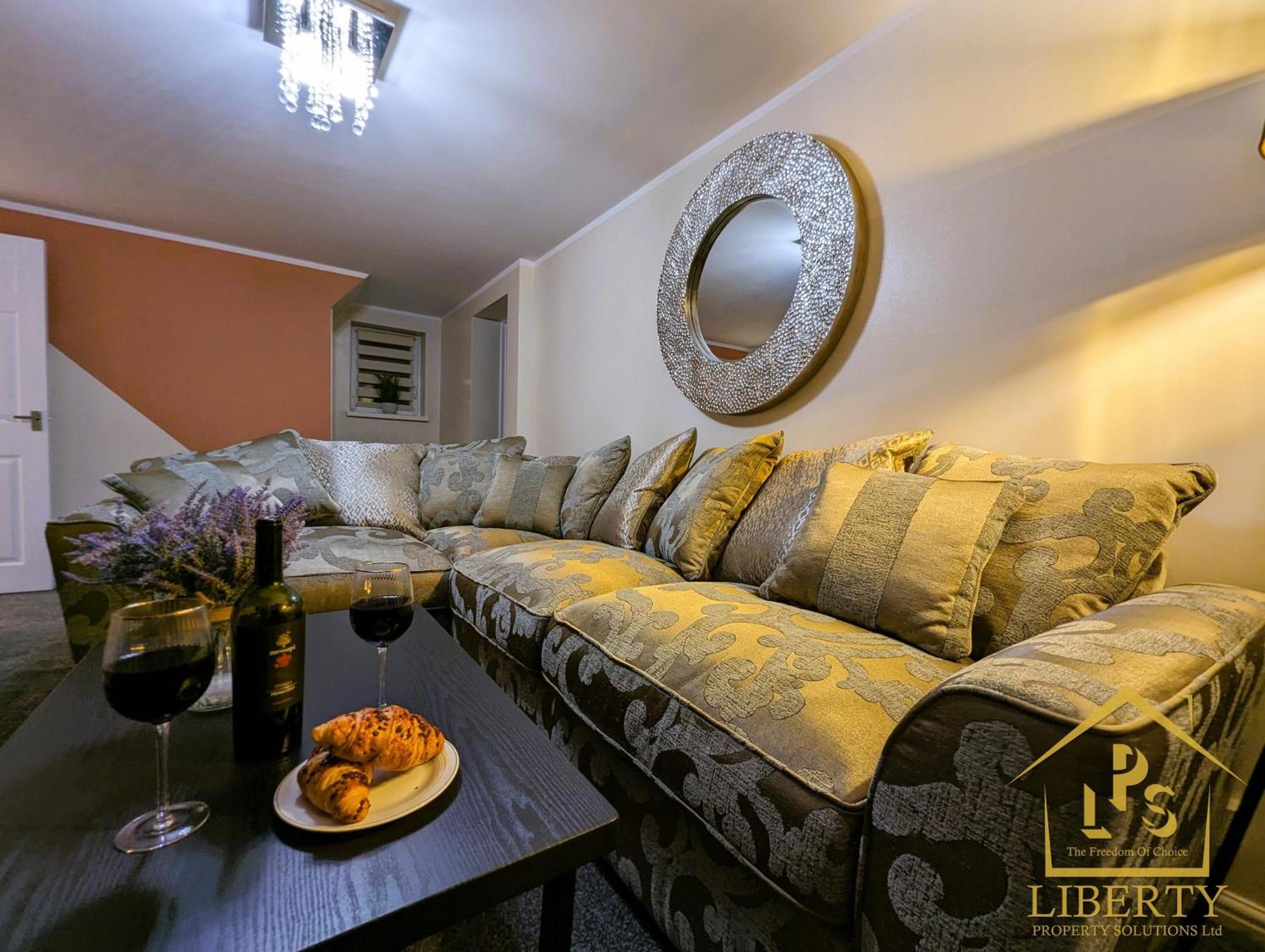 6 Guests * 4 Bedroom * Free Wi-Fi *Гантінгдон Екстер'єр фото