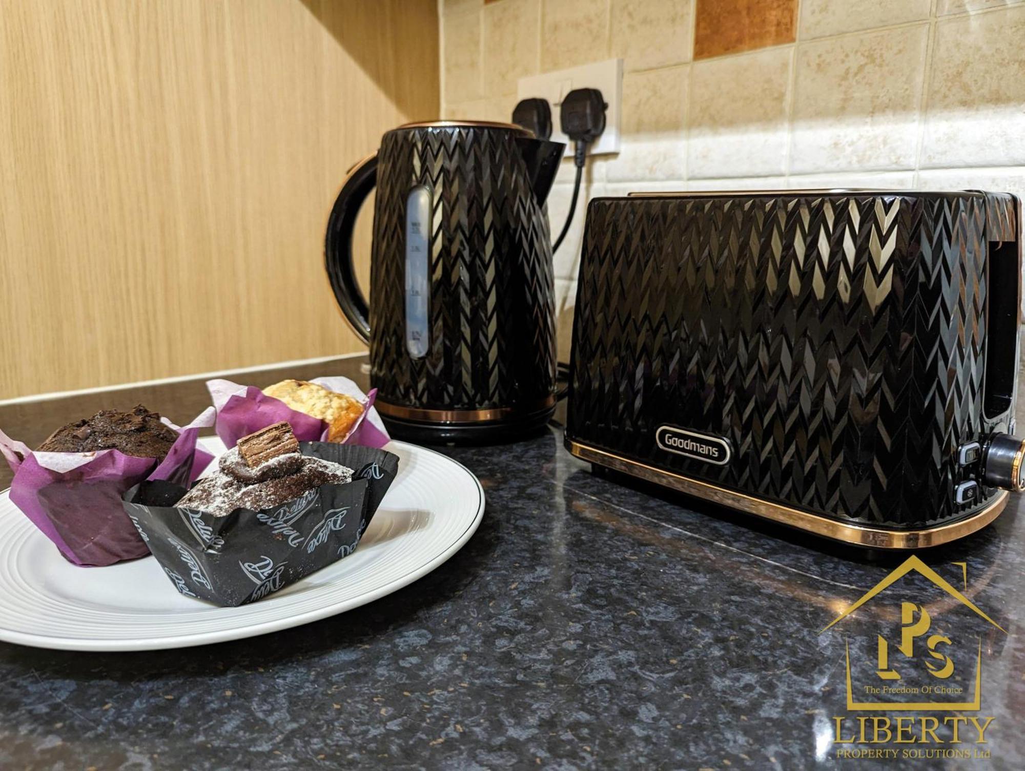 6 Guests * 4 Bedroom * Free Wi-Fi *Гантінгдон Екстер'єр фото