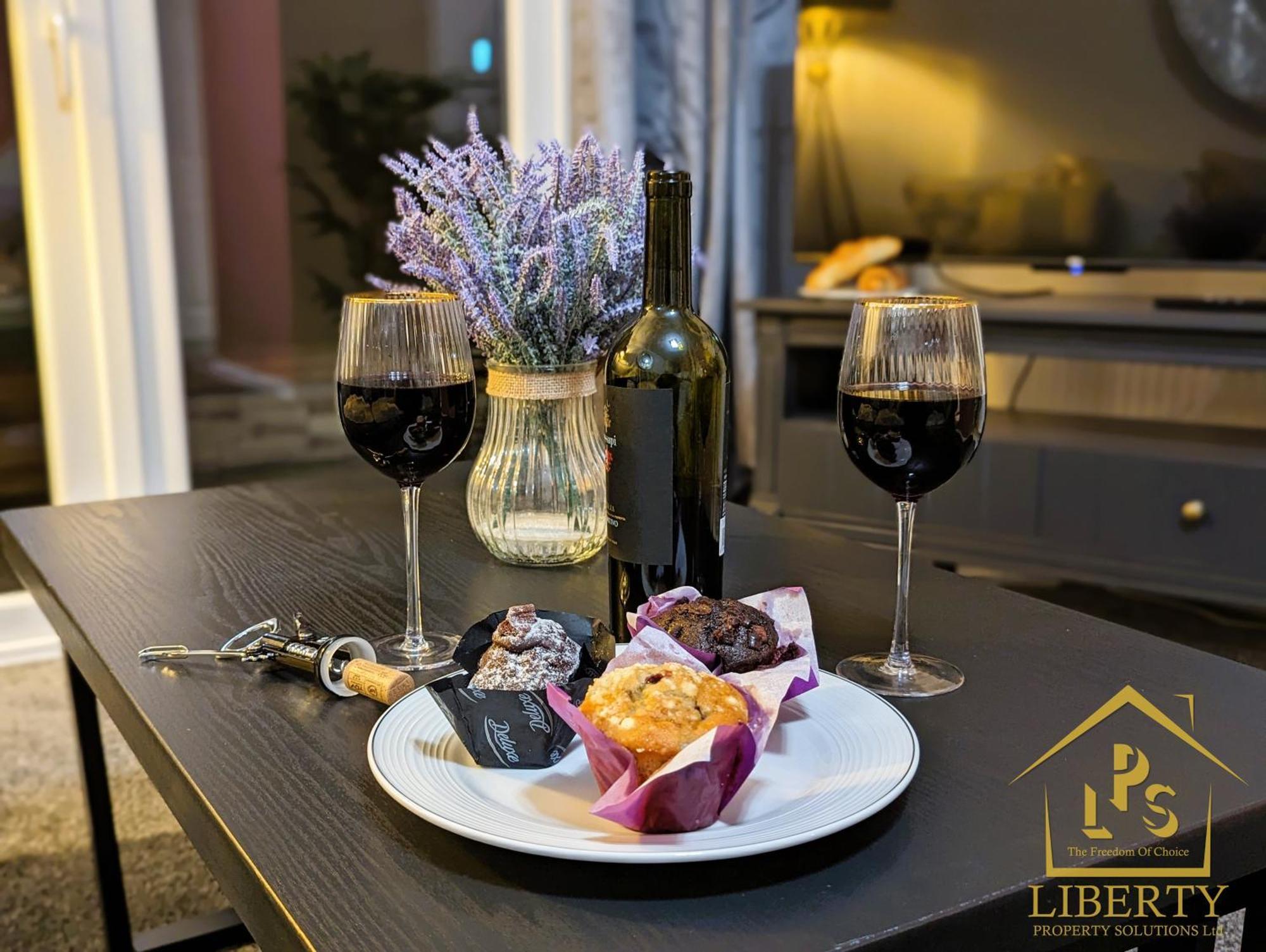 6 Guests * 4 Bedroom * Free Wi-Fi *Гантінгдон Екстер'єр фото