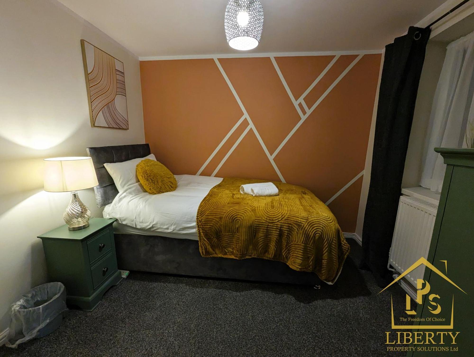 6 Guests * 4 Bedroom * Free Wi-Fi *Гантінгдон Екстер'єр фото