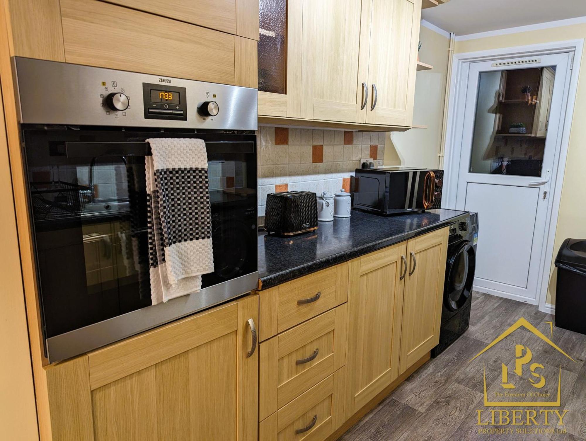 6 Guests * 4 Bedroom * Free Wi-Fi *Гантінгдон Екстер'єр фото