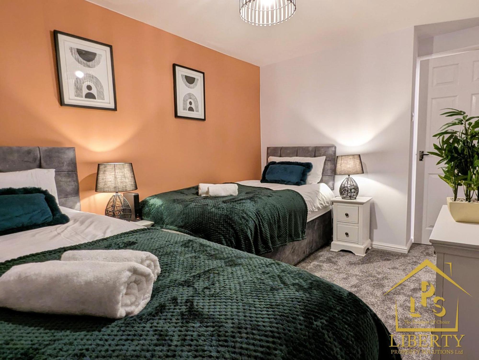 6 Guests * 4 Bedroom * Free Wi-Fi *Гантінгдон Екстер'єр фото